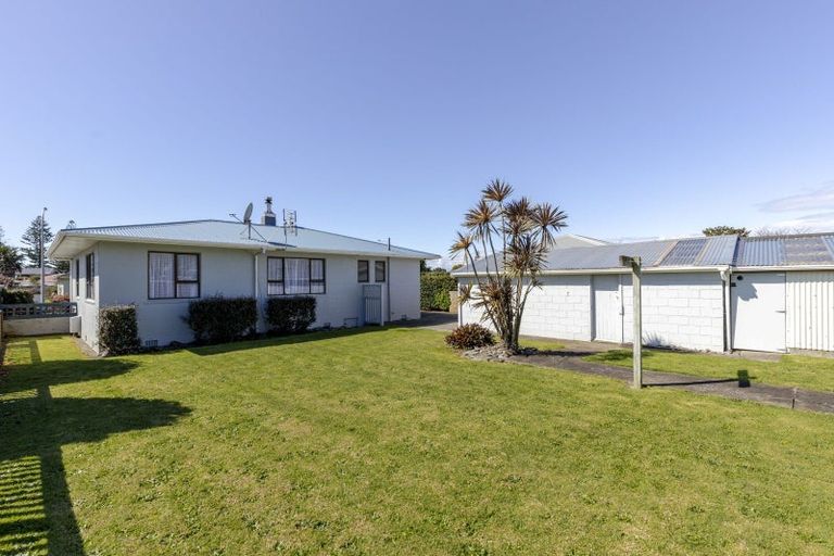 Photo of property in 25 Battiscombe Terrace, Waitara, 4320