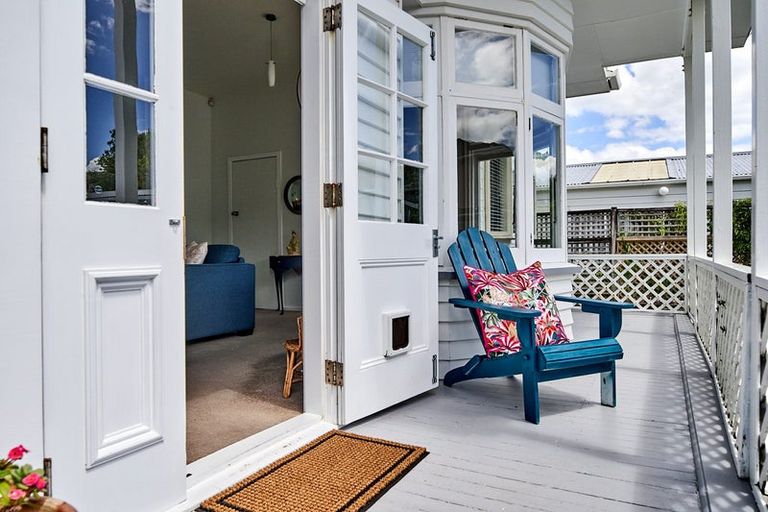 Photo of property in 2/14 Oroua Street, Eastbourne, Lower Hutt, 5013