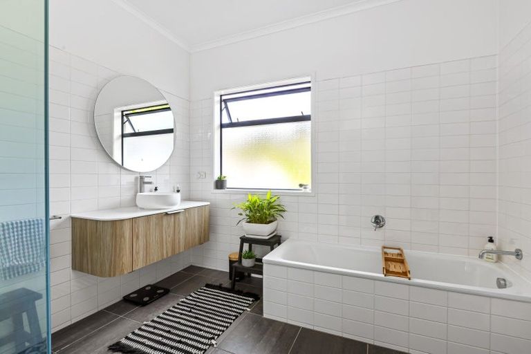 Photo of property in 44 John Brian Drive, Redvale, Albany, 0794