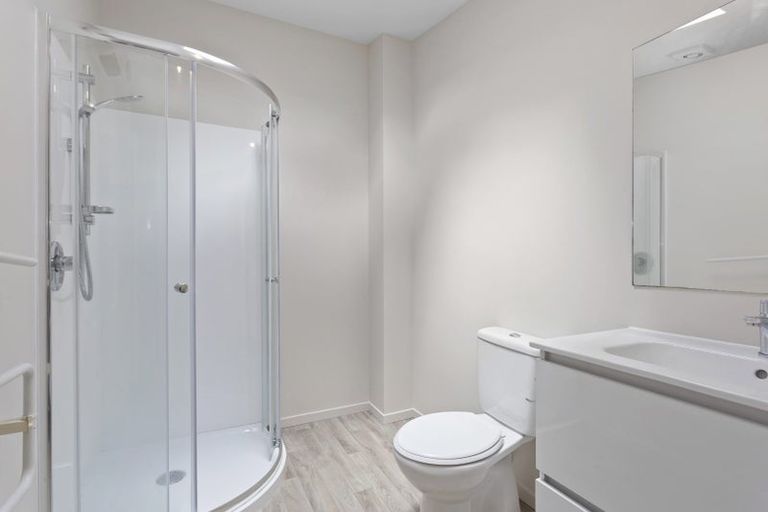 Photo of property in 2/3 Grove Road, Addington, Christchurch, 8024