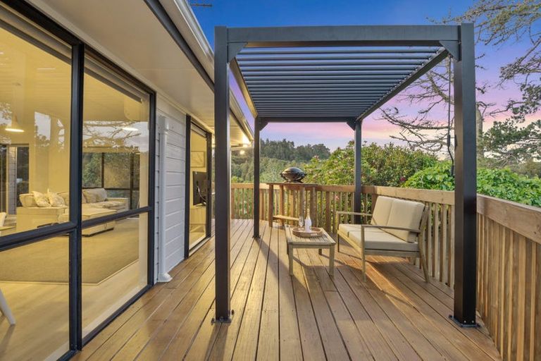 Photo of property in 1/9a Kitewao Street, Northcote, Auckland, 0627