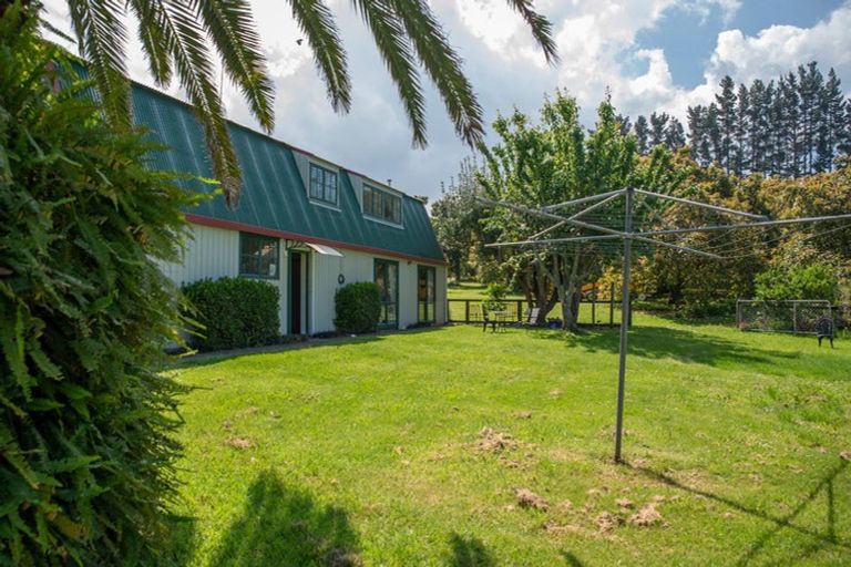 Photo of property in 42 Walker Road West, Aongatete, 3178