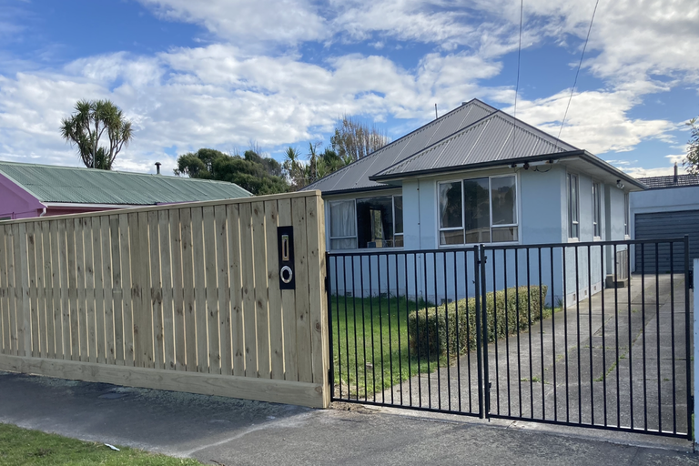 Photo of property in 42 Halsey Street, South New Brighton, Christchurch, 8062