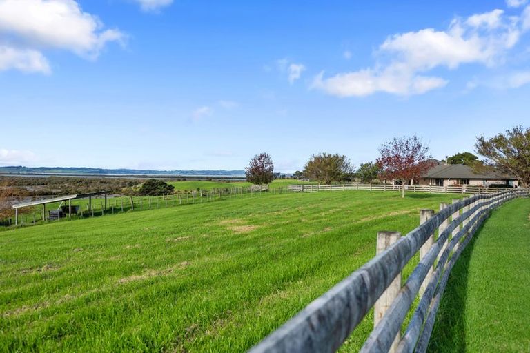 Photo of property in 68d Tuparekura Road, South Head, Helensville, 0874