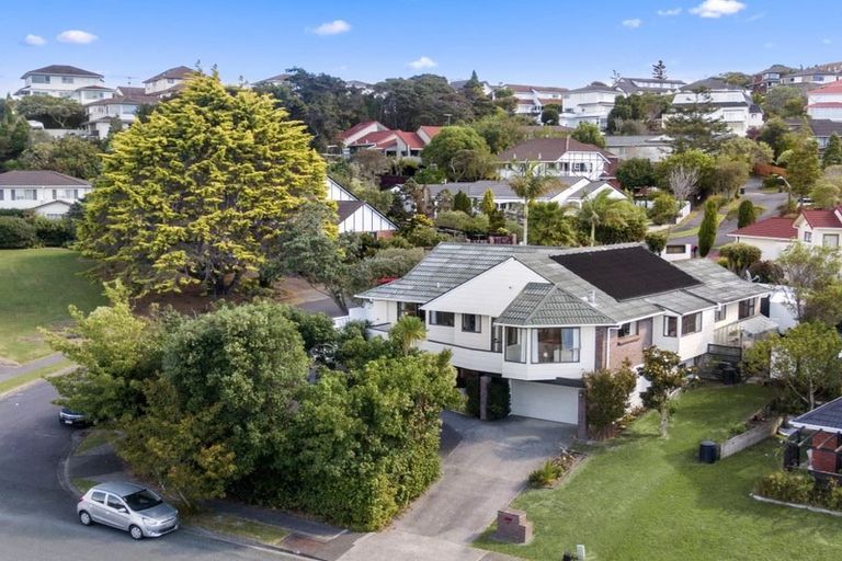 Photo of property in 203 Chelsea View Drive, Chatswood, Auckland, 0626