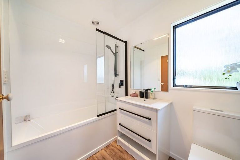 Photo of property in 2/107 Montgomery Avenue, Karori, Wellington, 6012