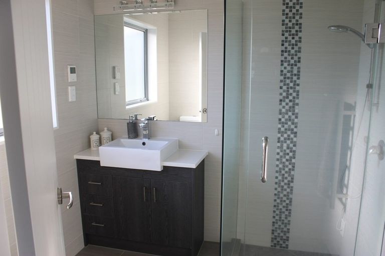 Photo of property in 25a Alexander Avenue, Torbay, Auckland, 0630