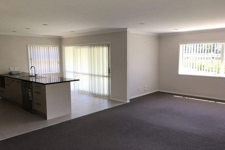 Photo of property in 2 Maylee Crescent, Gulf Harbour, Whangaparaoa, 0930
