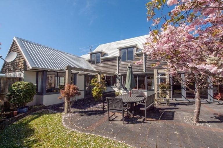 Photo of property in 146 Westchester Drive, Churton Park, Wellington, 6037