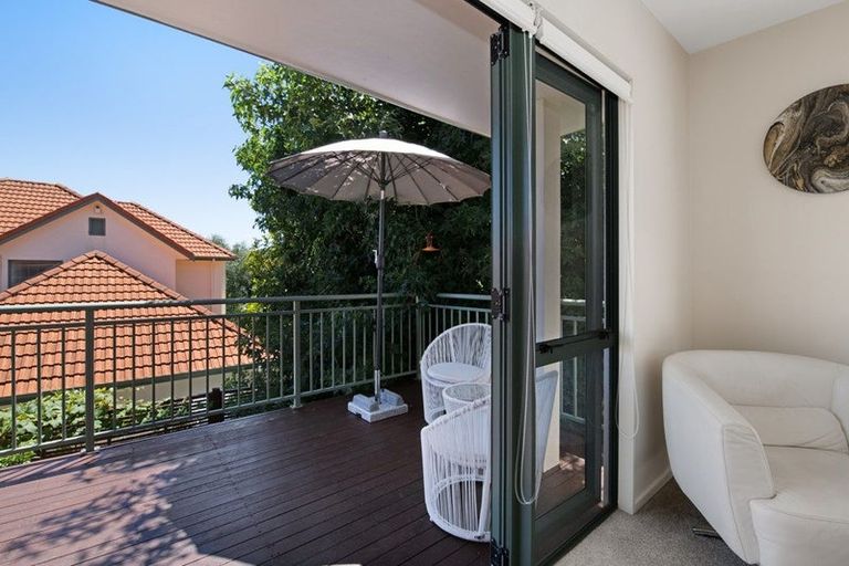 Photo of property in 32 Parkwood Crescent, Gulf Harbour, Whangaparaoa, 0930