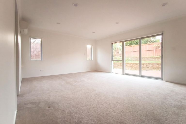 Photo of property in 9 Cornelian Crescent, Half Moon Bay, Auckland, 2012