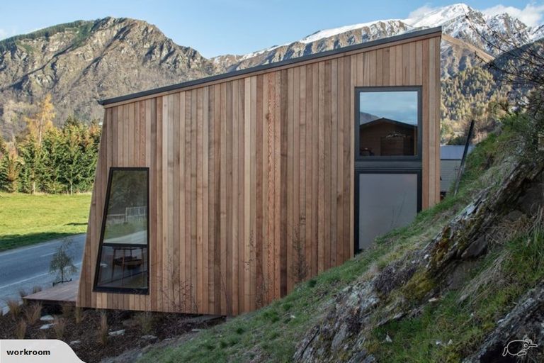 Photo of property in 63 Mcdonnell Road, Arrowtown, 9302