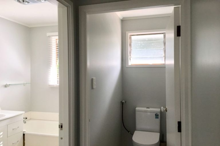 Photo of property in 13 Freya Place, Torbay, Auckland, 0630