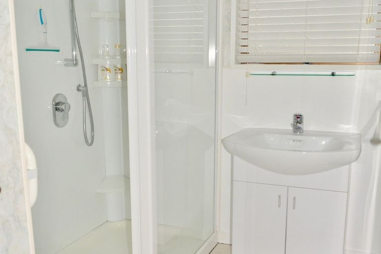 Photo of property in 1 Cornish Place, Cromwell, 9310