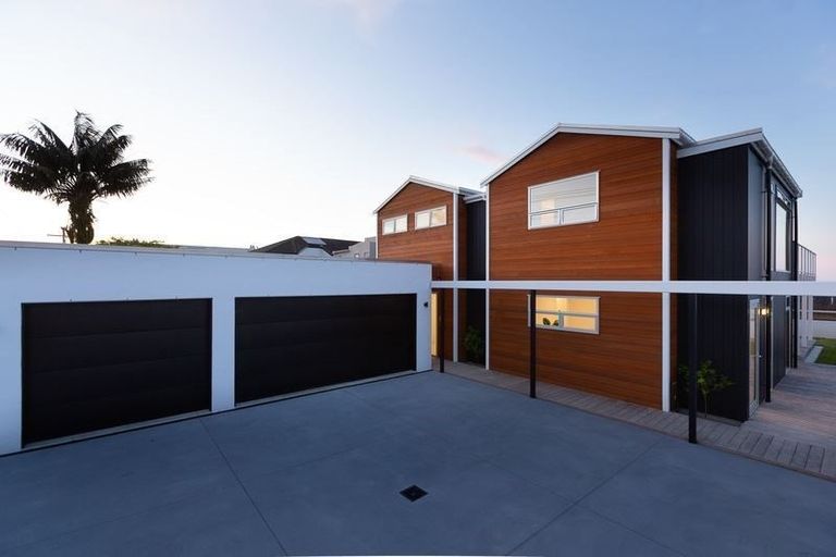 Photo of property in 16 Hine Street, New Plymouth, 4310