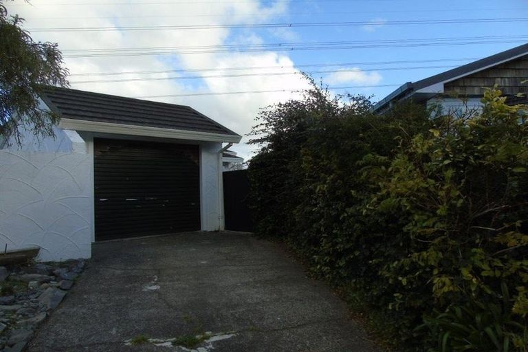 Photo of property in 2/12 Kekeno Grove, Tirohanga, Lower Hutt, 5010