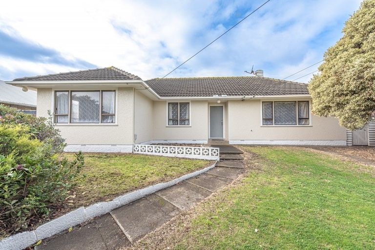 Photo of property in 82 Polson Street, Castlecliff, Whanganui, 4501