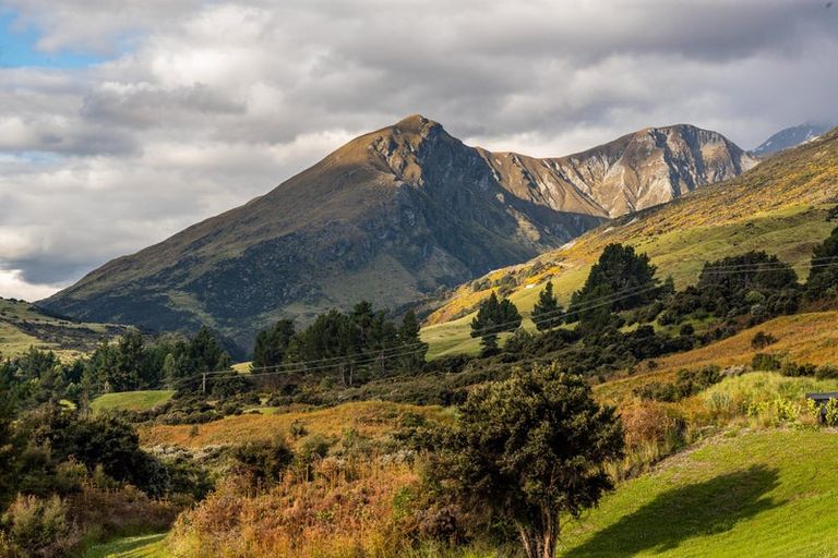 Photo of property in Wyuna, 5 River Valley View, Glenorchy, 9372