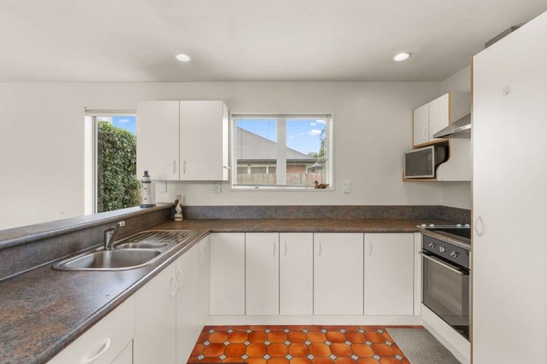 Photo of property in 4 Rosefield Lane, Northcote, Christchurch, 8052