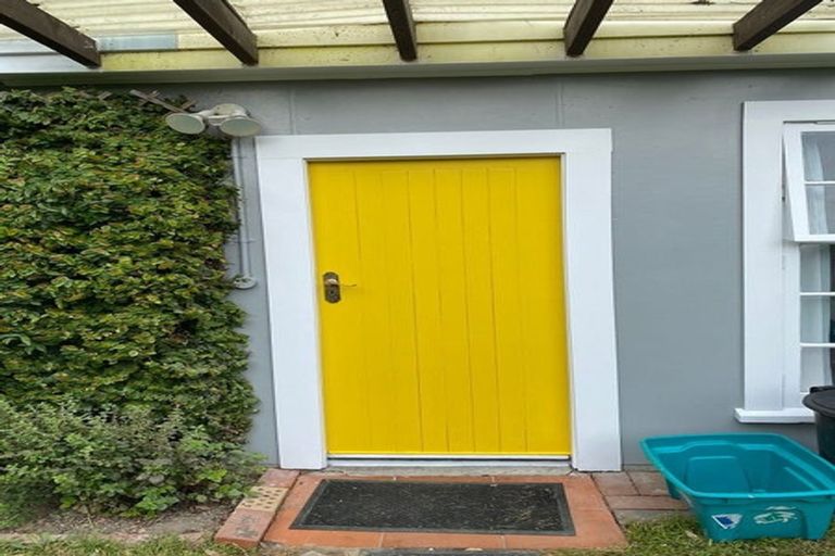 Photo of property in 12 Harland Street, Brooklyn, Wellington, 6021