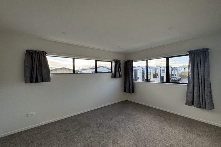 Photo of property in 16 Elegant Lane, Ranui, Auckland, 0612