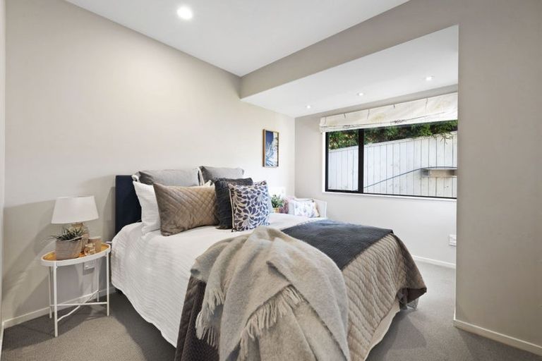 Photo of property in 4 Advene Road, Cockle Bay, Auckland, 2014