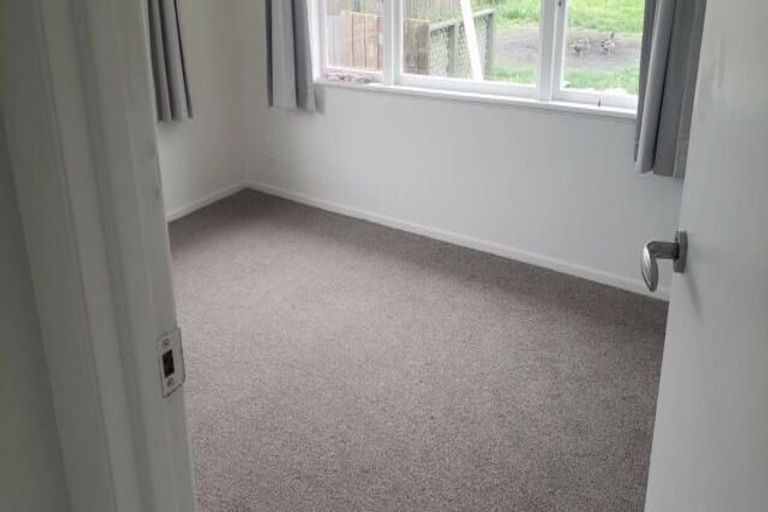 Photo of property in 1/8 Alston Avenue, Kelston, Auckland, 0602