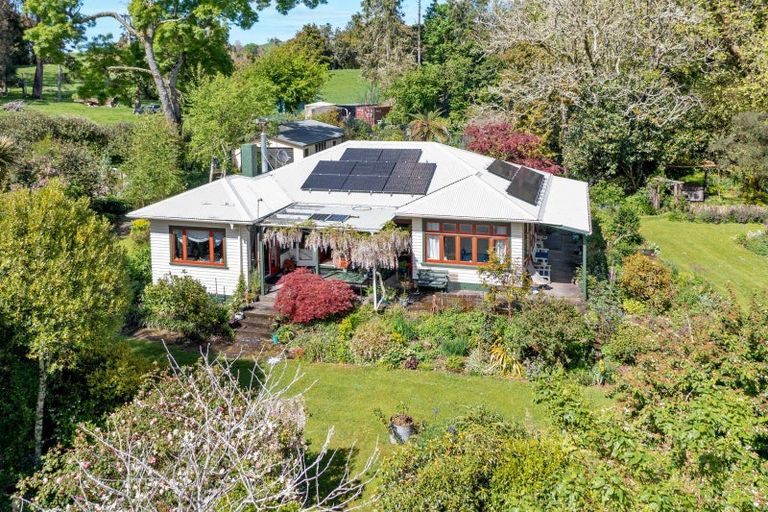 Photo of property in 1830 Otaraoa Road, Tarata, Inglewood, 4387