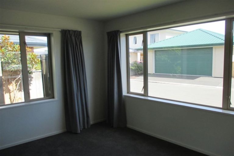 Photo of property in 52 Tahuna Street, Pegasus, 7612