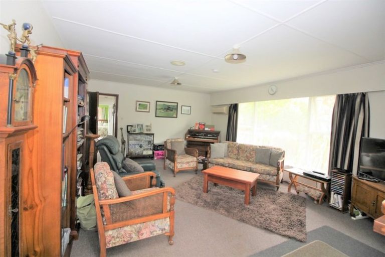 Photo of property in 13 Chamberlain Street, Dannevirke, 4930