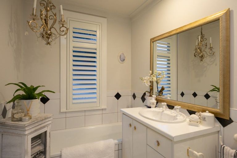 Photo of property in 244 Victoria Avenue, Hokowhitu, Palmerston North, 4410