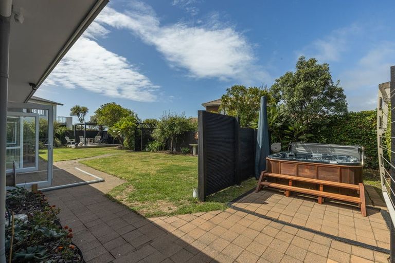 Photo of property in 4 Nuhaka Place, Paraparaumu Beach, Paraparaumu, 5032