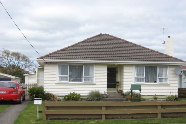 Photo of property in 21 Walsh Road, Westown, New Plymouth, 4310