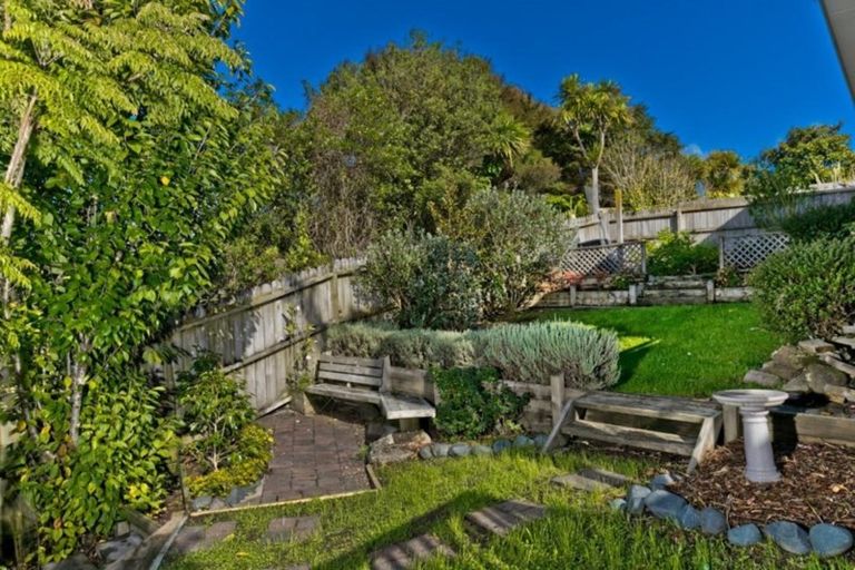 Photo of property in 133 Awaroa Road, Sunnyvale, Auckland, 0612