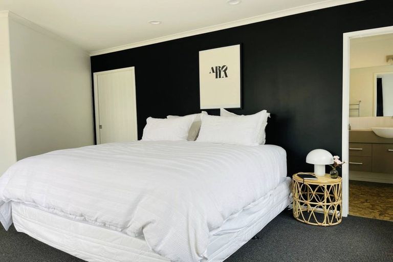 Photo of property in 26 Montgomery Crescent, Kinloch, Taupo, 3377