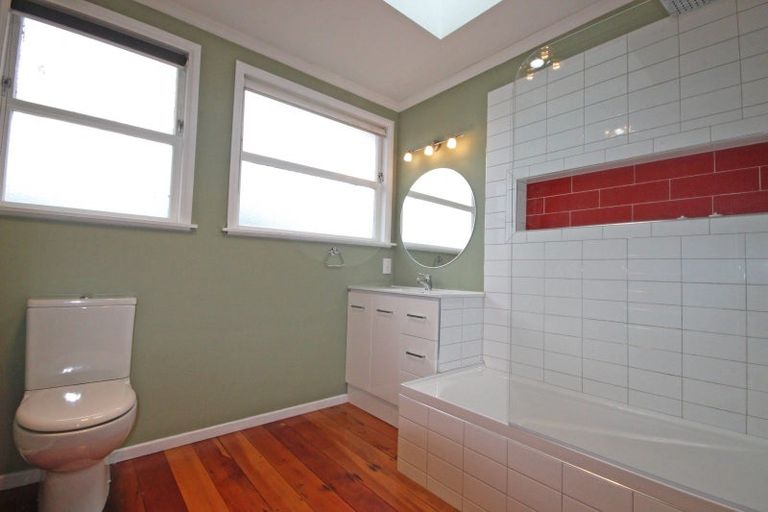 Photo of property in 44 Union Street, Hokowhitu, Palmerston North, 4410