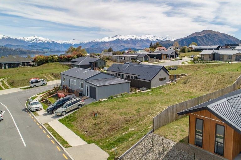 Photo of property in 16 Tuohy Lane, Wanaka, 9305