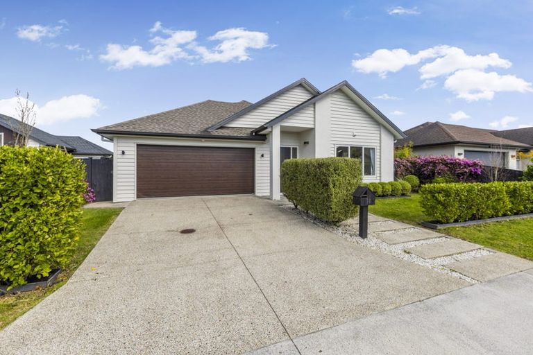 Photo of property in 14 Paso Fino Crescent, Karaka, Papakura, 2113