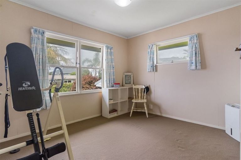 Photo of property in 14 Kennedy Avenue, Forrest Hill, Auckland, 0620