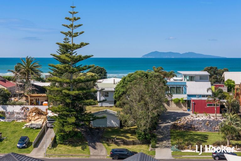 Photo of property in 25 Hanlen Avenue, Waihi Beach, 3611