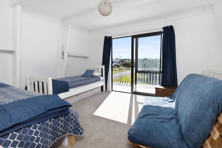 Photo of property in 3 Harapaki Road, Riversdale Beach, Masterton, 5872