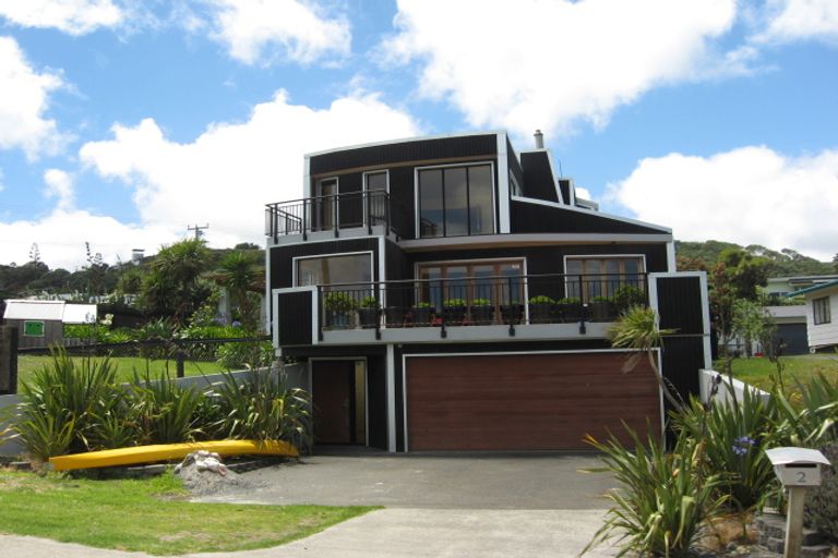Photo of property in 2 Ngatira Road, Muriwai, Waimauku, 0881