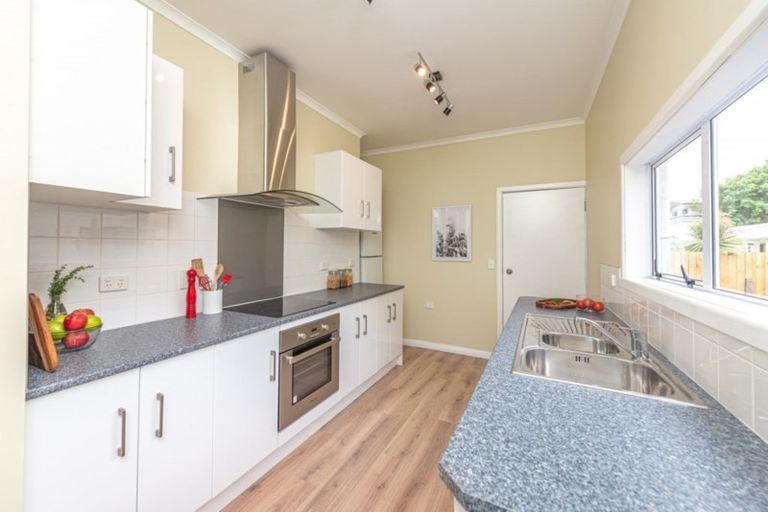 Photo of property in 14 Carlton Avenue, Gonville, Whanganui, 4501