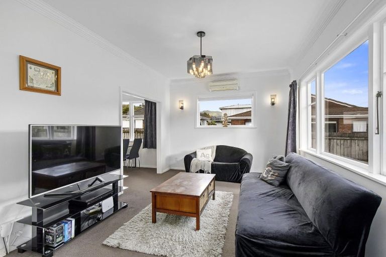 Photo of property in 145 Stokes Valley Road, Stokes Valley, Lower Hutt, 5019