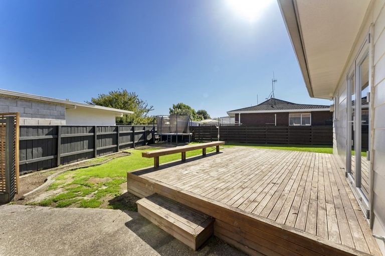 Photo of property in 3 Palliser Place, Milson, Palmerston North, 4414
