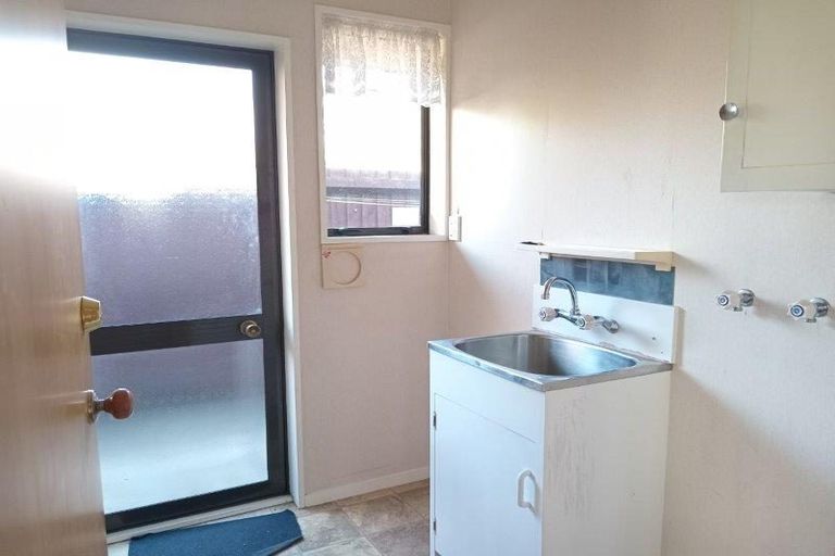 Photo of property in 1/15 Thornhill Place, Sockburn, Christchurch, 8042