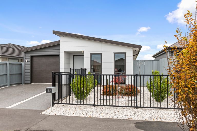 Photo of property in 52 Bamber Crescent, Halswell, Christchurch, 8025