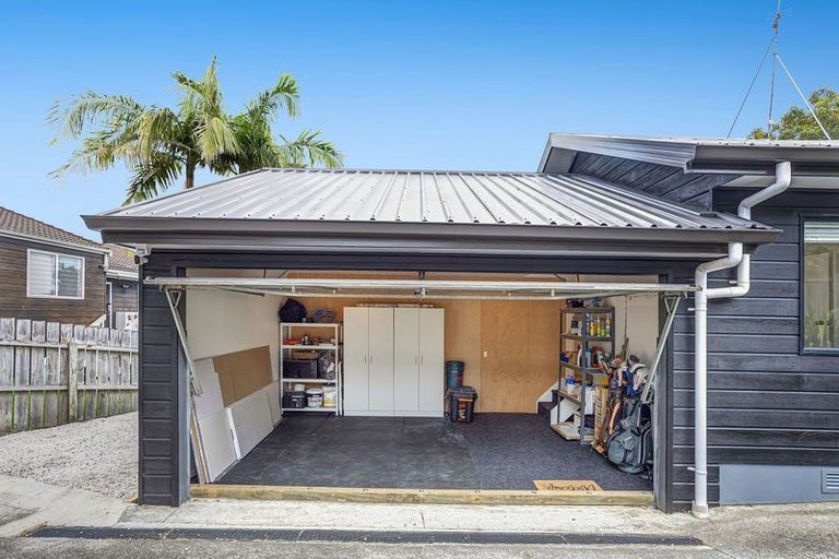 Photo of property in 2/9 Eastwood Rise, Browns Bay, Auckland, 0630