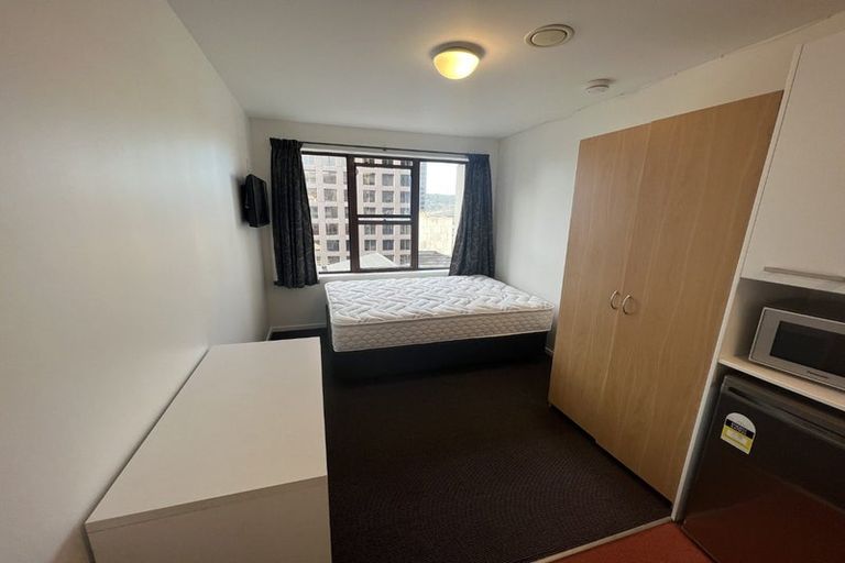 Photo of property in Orange Apartments/victoria Centr, 711/169 The Terrace, Wellington Central, Wellington, 6011