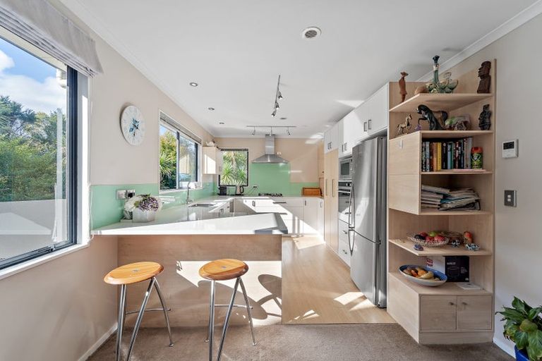 Photo of property in 15 Glenreagh Place, Torbay, Auckland, 0630